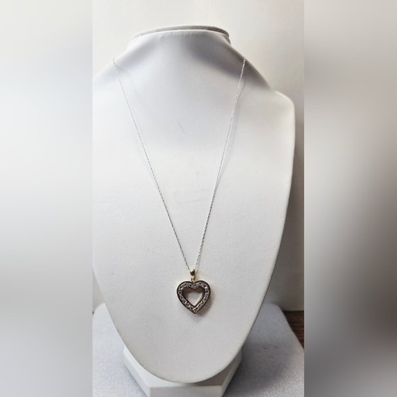 10k White and Yellow Gold Elegant Heart Diamond Pendant And Chain . - Picture 1 of 6